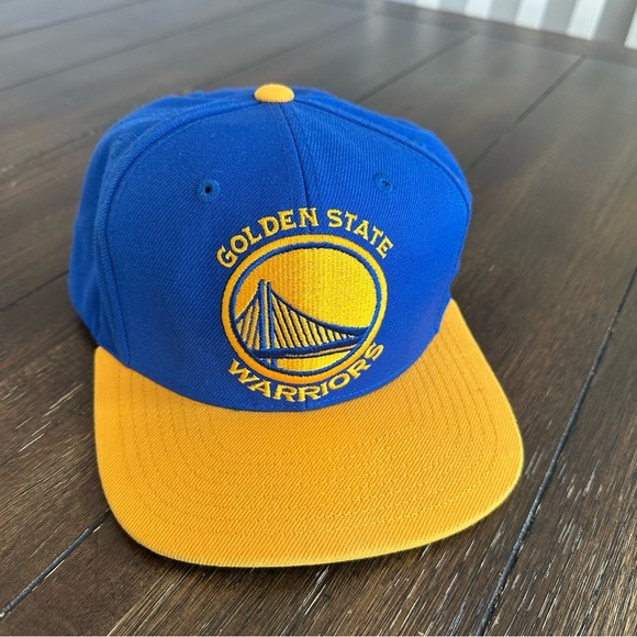 Gold State Warriors Mitchell & Ness hat - Picture 10 of 12
